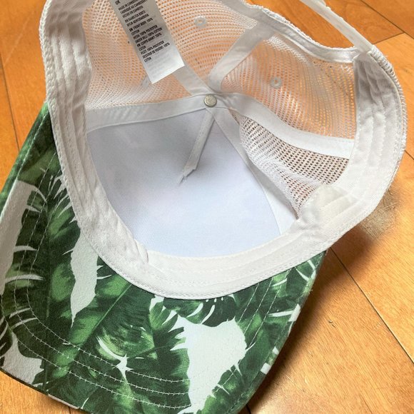 NWOT floral baseball cap/trucker hat - Picture 4 of 6